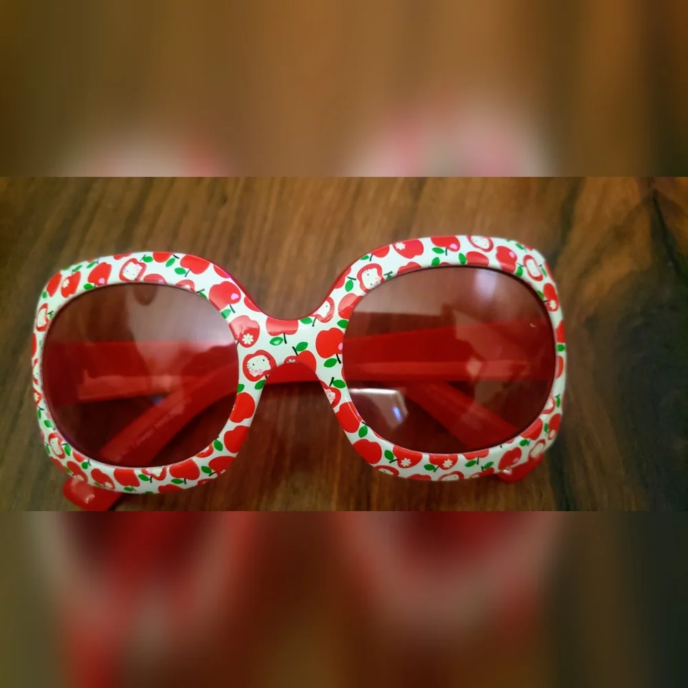 2008 Hello Kitty Sanrio Children's Sunglasses